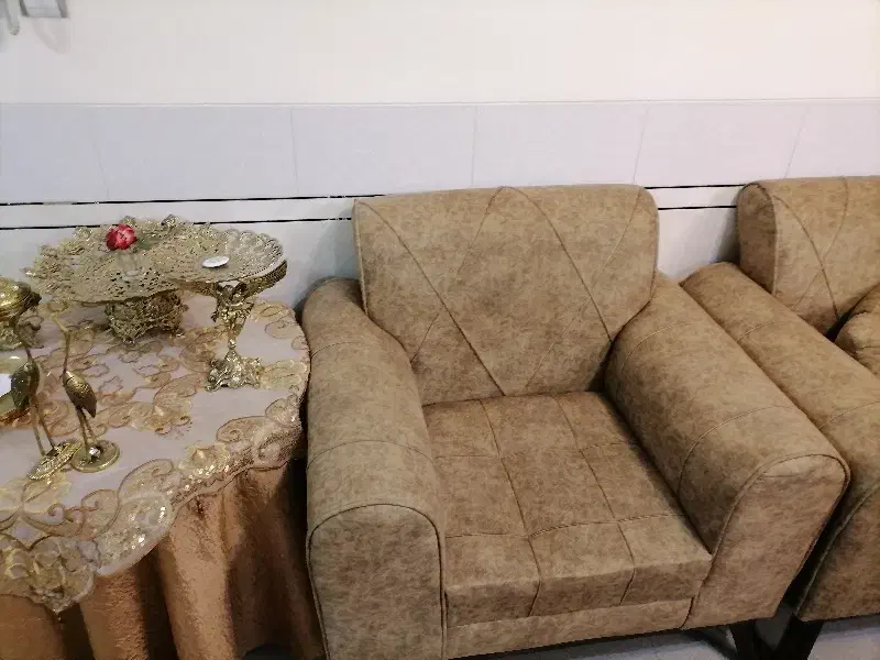 مبل راحتی 5 نفره|مبلمان خانگی و میز عسلی|نجفآباد, باغ ملی|دیوار