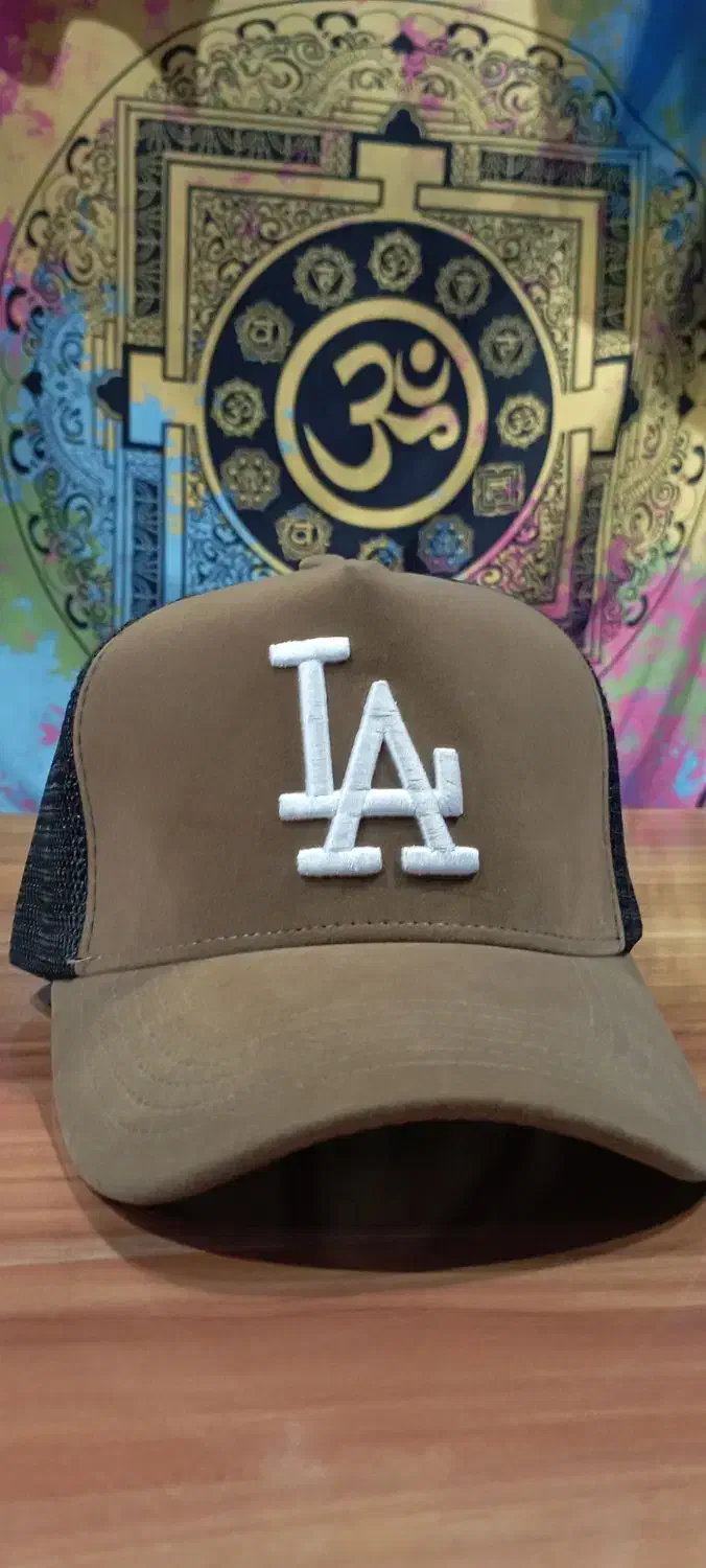 کلاه|لباس|مشهد, طلاب|دیوار