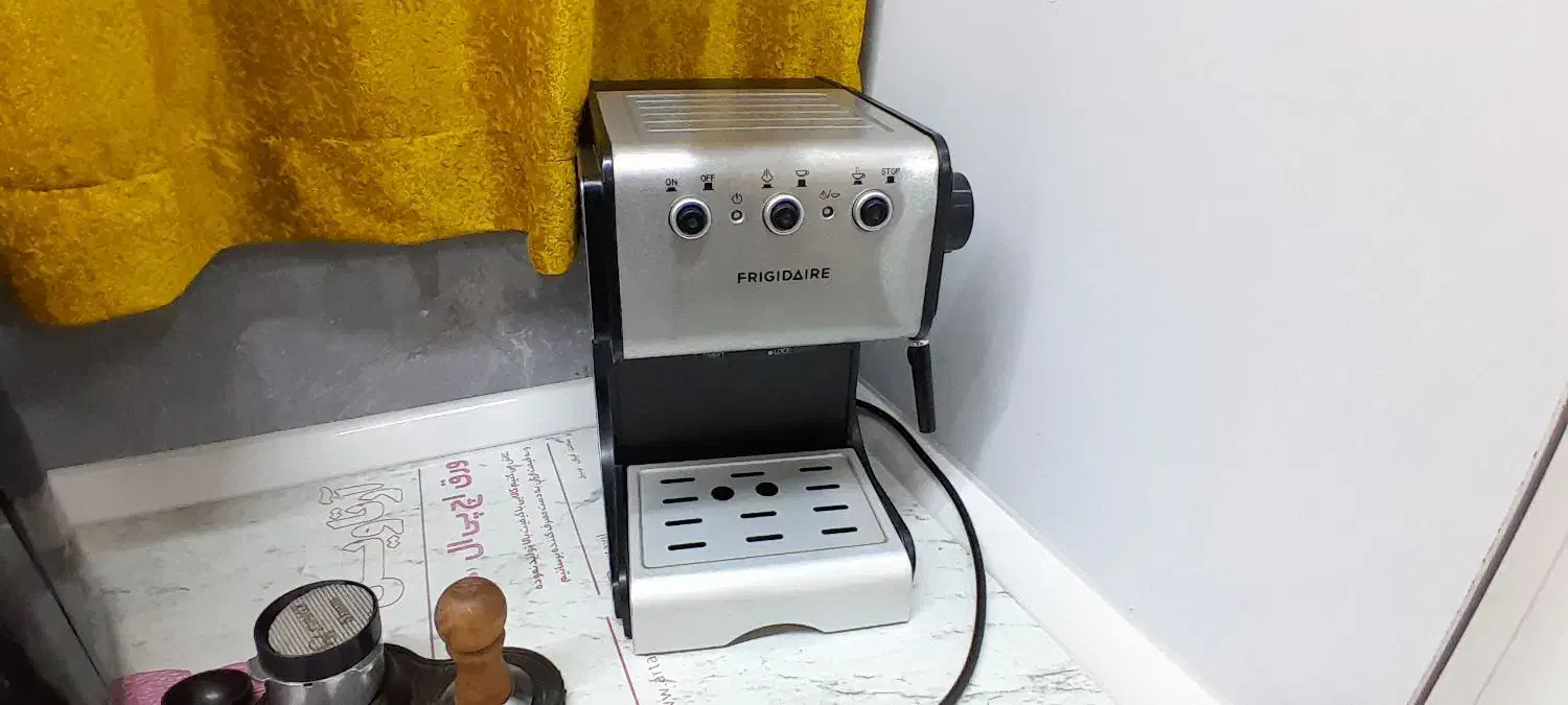 دستگاه قهوه ساز frigidaireخانگی|سماور، چای‌ساز، قهوه‌ساز|اصفهان, شهرک صنعتی امیرکبیر (شاپور جدید)|دیوار