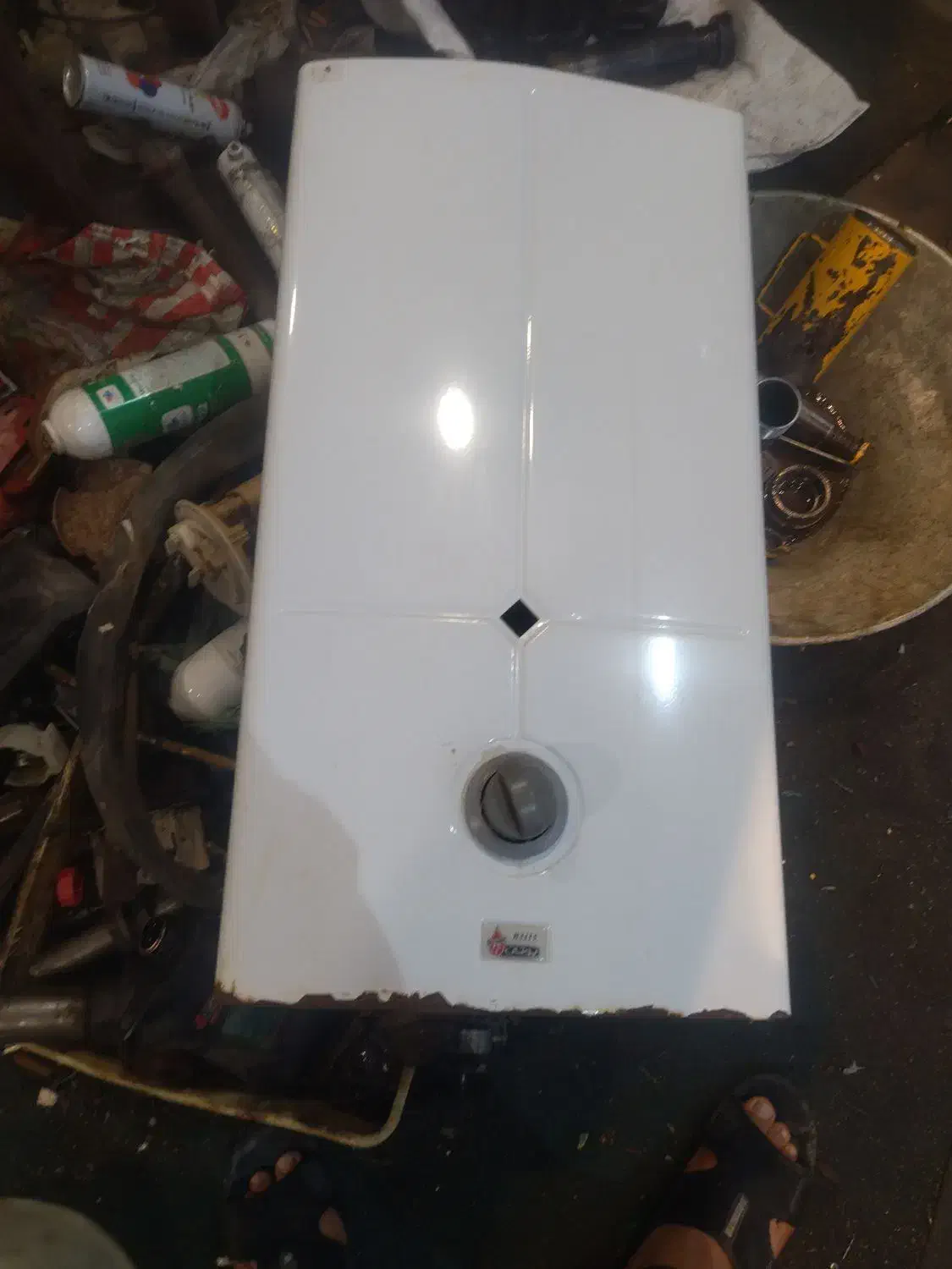 آبگرمکن دیواری بوتان تمیز بدون شمعک|آبگرمکن، پکیج، شوفاژ|هندیجان, |دیوار