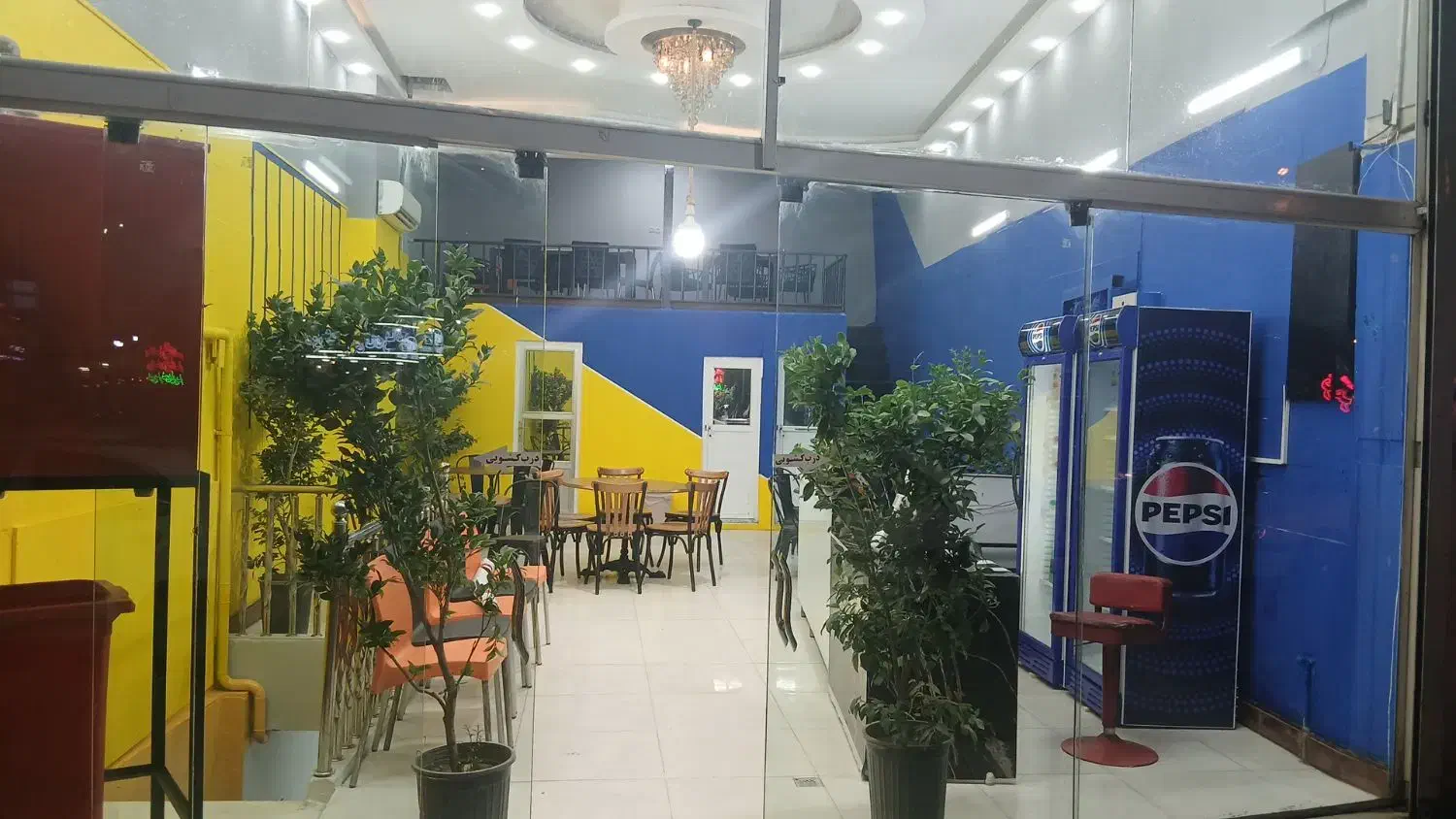 پیک موتوری کارگر ساده وفرکار و صندوق دار|استخدام خدمات فروشگاه و رستوران|مشهد, کوشش|دیوار