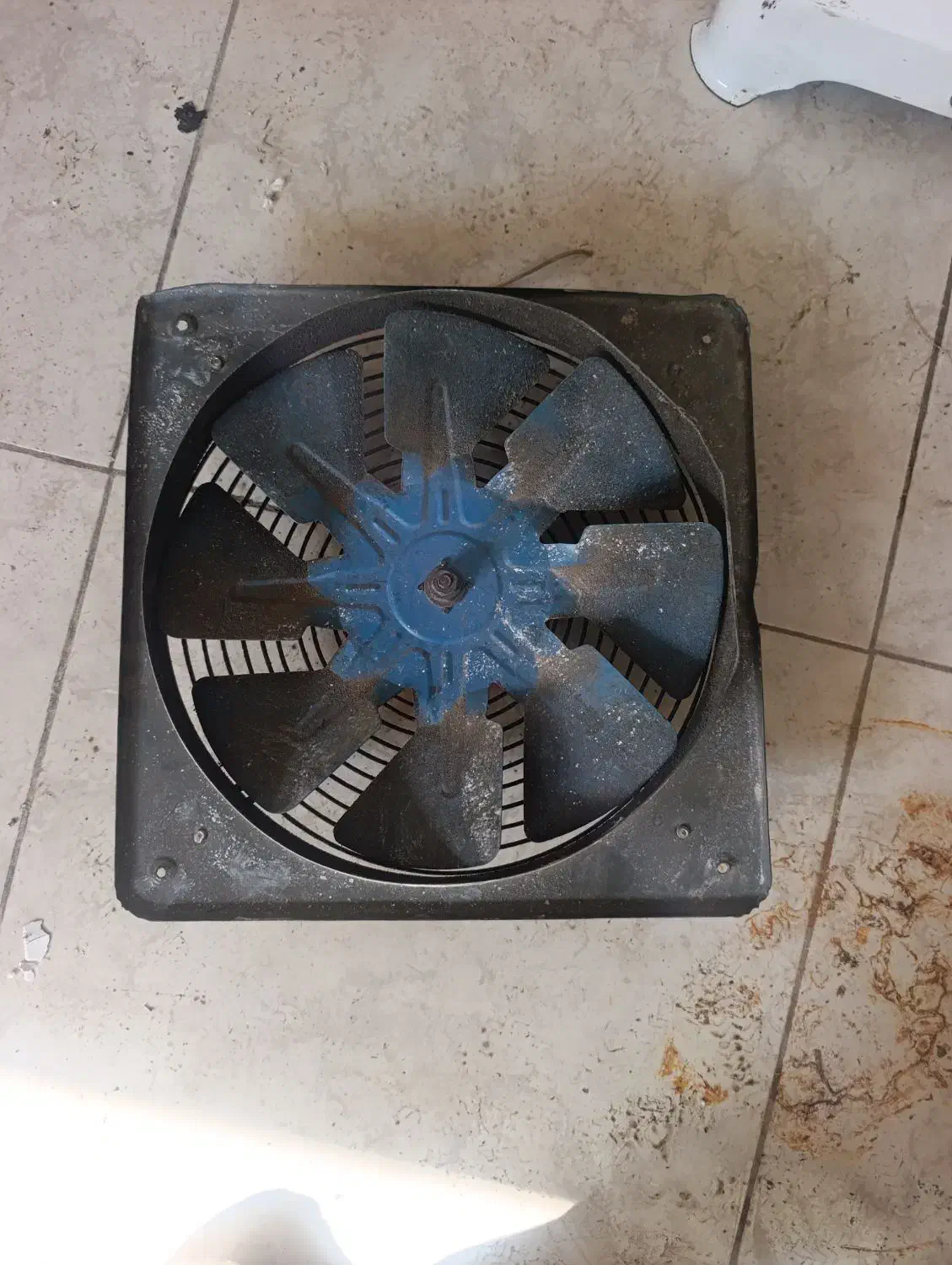 هواکش فن بزرگ|پنکه و تصفیهکنندهٔ هوا|خرمآباد, |دیوار