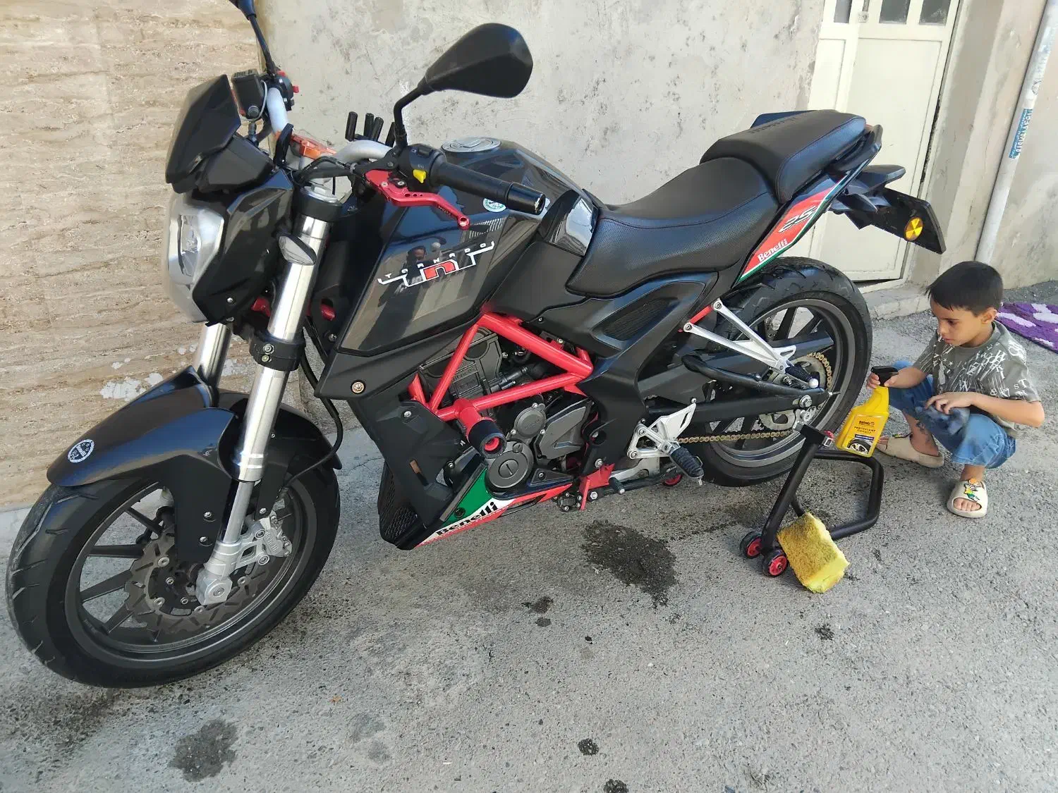 بنلی ۲۵۰ سالم|موتورسیکلت|محمدشهر, جعفرآباد|دیوار