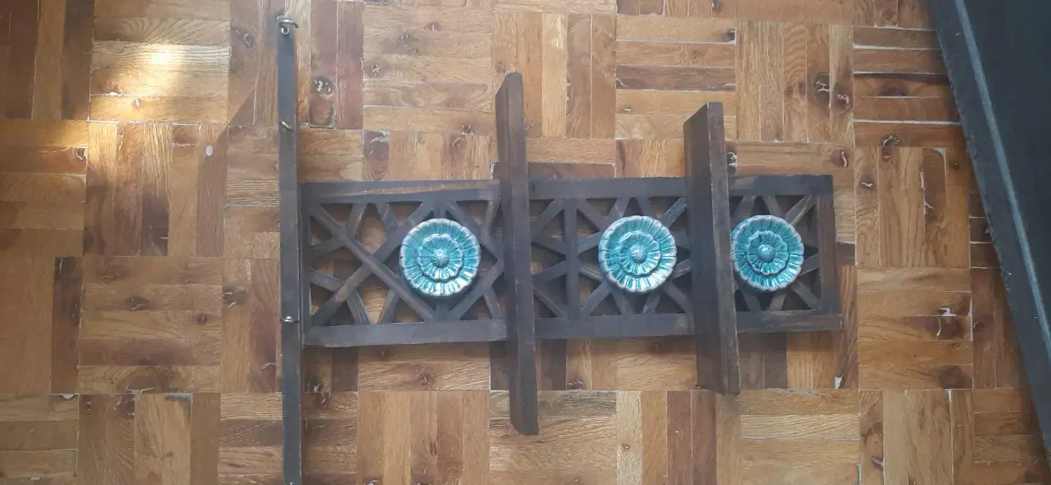 شلف دیوار کوب تماما چوب|کتابخانه، شلف، قفسه‌های دیواری|تهران, شهرک بوعلی|دیوار