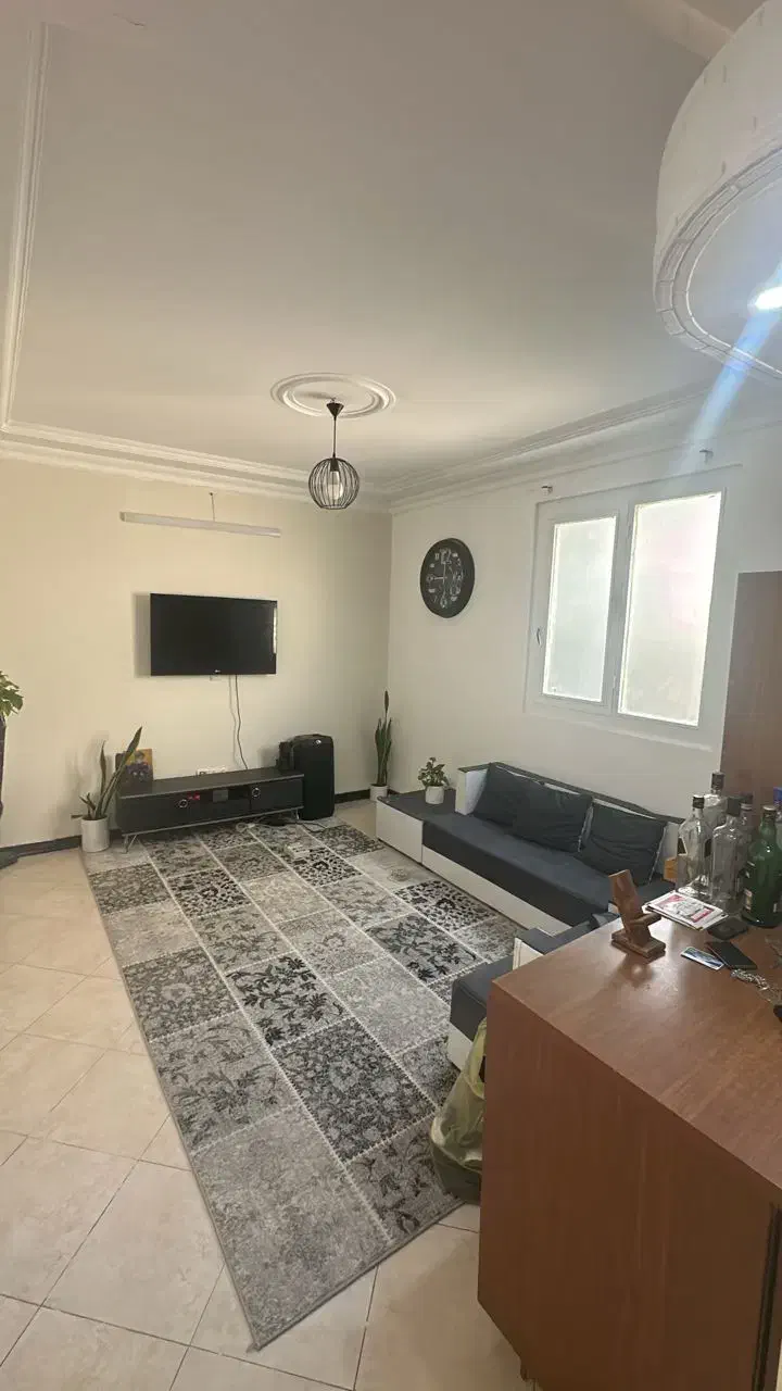 ۴۰ متر / انباری ، آسانسور/ ۶ ساله    سالن پرده خور|فروش آپارتمان|تهران, سلیمانی|دیوار