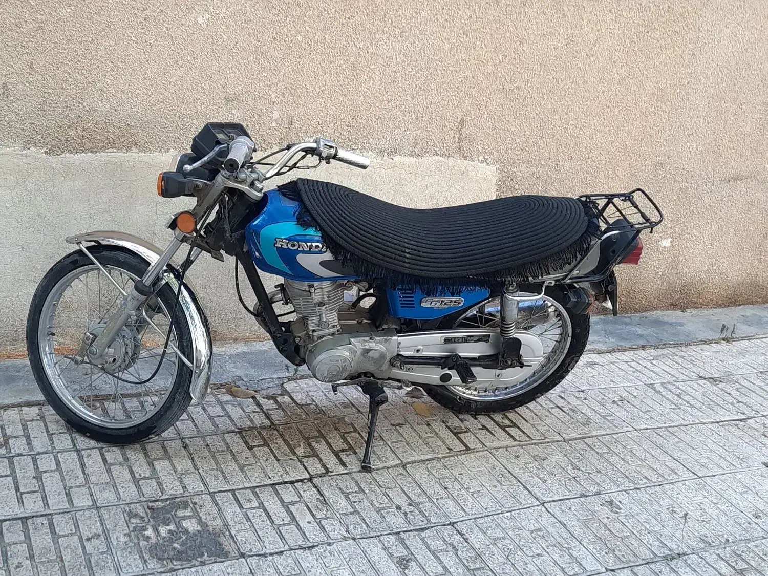 ۱۲۵مدل ۸۴ پلاک قدیم مدارک تکمیل کاریزان|موتورسیکلت|نهاوند, |دیوار