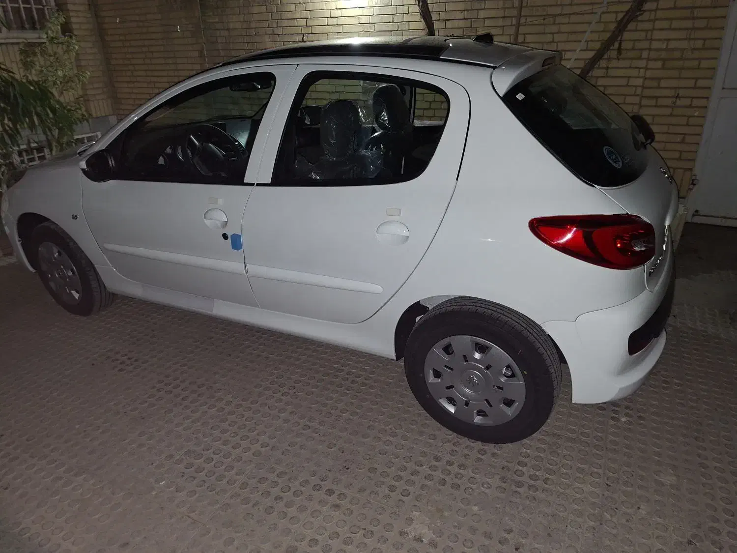 پژو 207i TU5 Plus دنده ای سقف شیشه ای ارتقا یافته|خودرو سواری و وانت|مشهد, حجت|دیوار