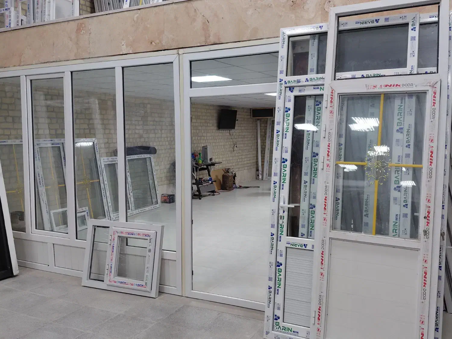 درب|مصالح و تجهیزات ساختمان|یزد, |دیوار