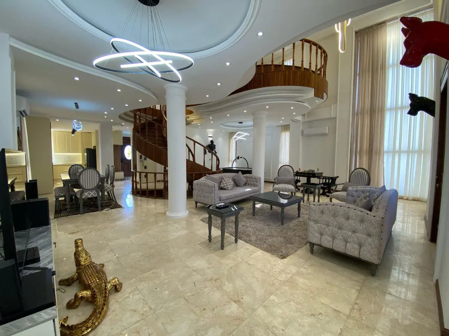 اجاره ویلای تریبلکس مجلل استخردار درکیش نزدیک دریا|اجارهٔ کوتاهمدت ویلا و باغ|کیش, |دیوار