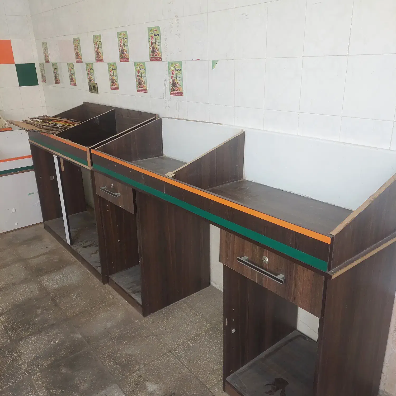 میز و استند و میز حساب میوه فروشی|فروشگاه و مغازه|شیراز, شیشه‌گری|دیوار
