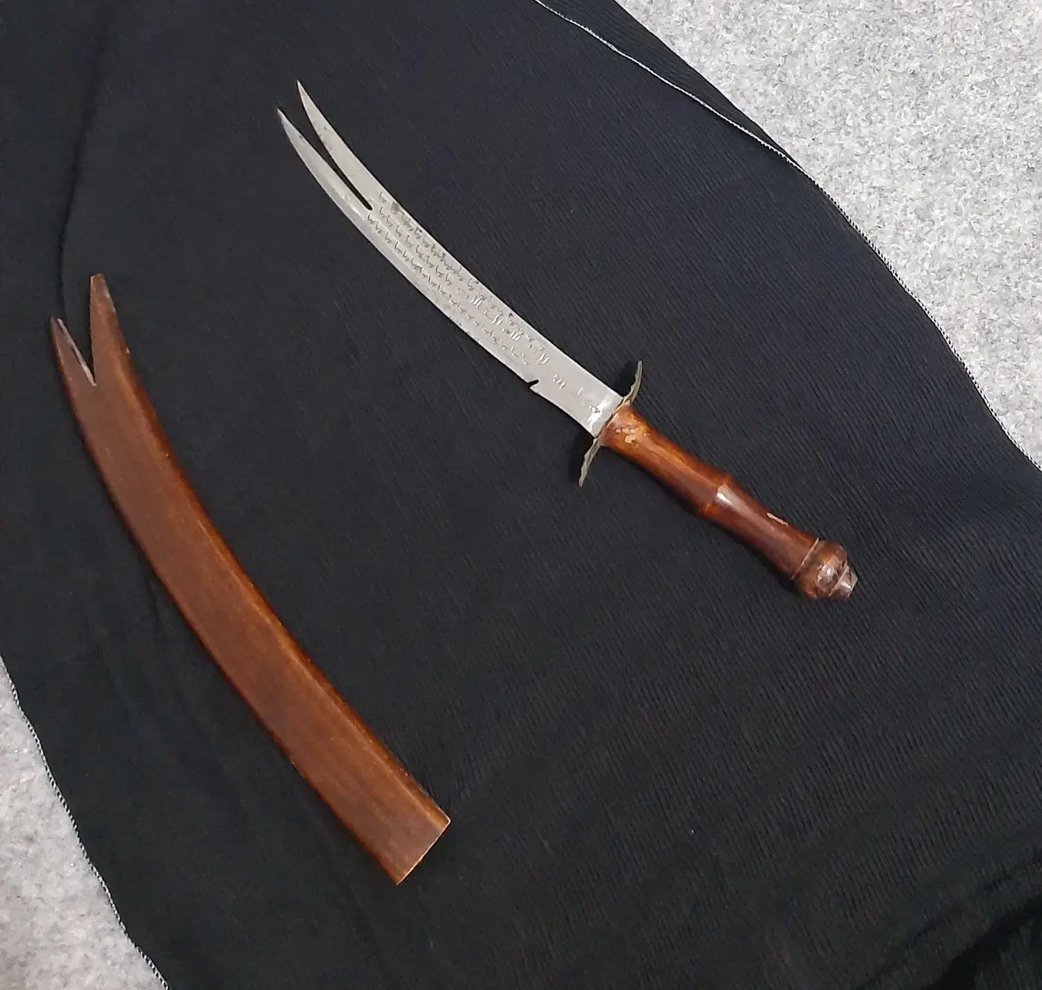 شمشیر ذولفقار|کلکسیون اشیاء عتیقه|دزفول, |دیوار