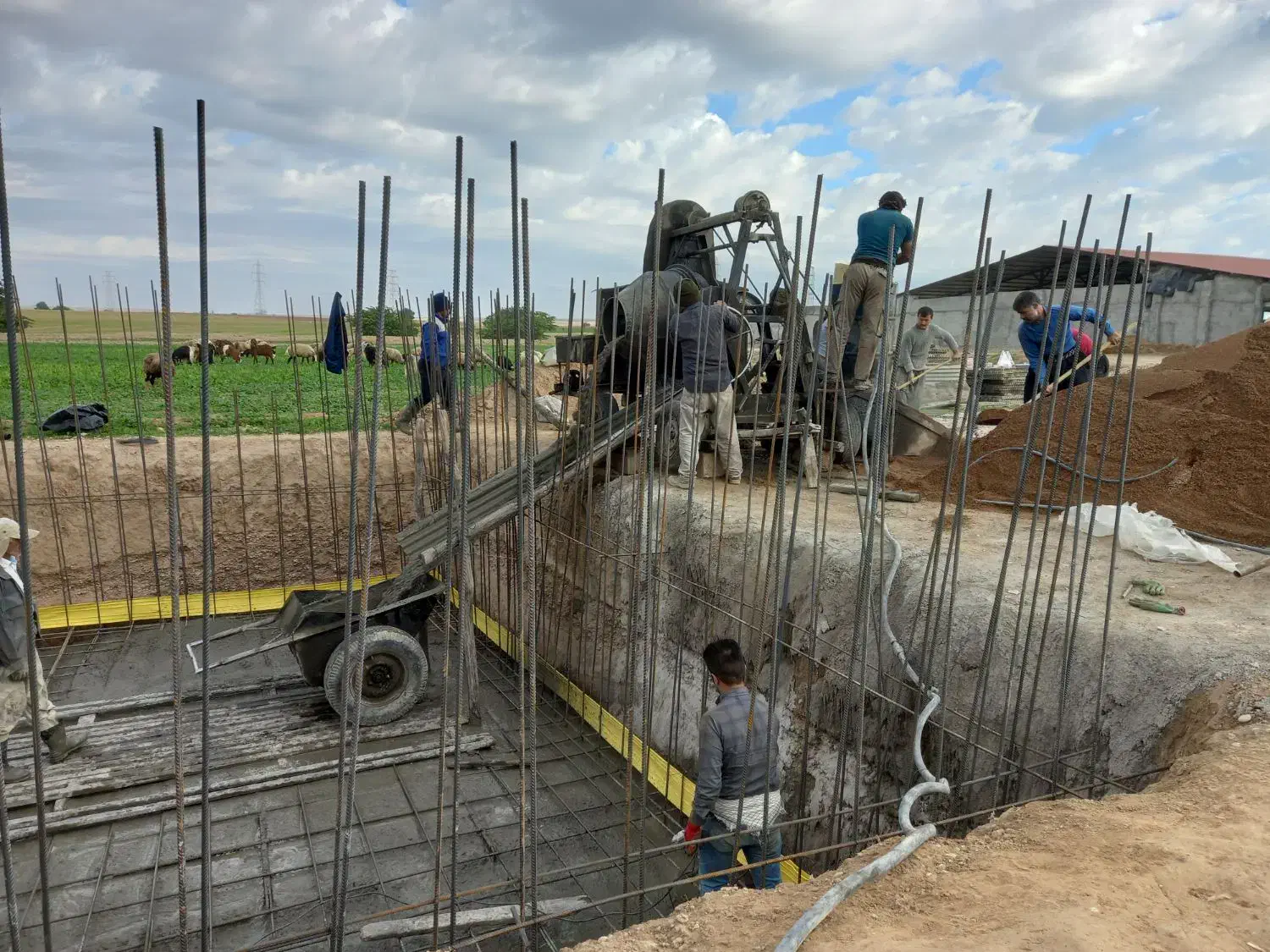 خلاطه بتن ریز|خدمات پیشه و مهارت|شوشتر, |دیوار