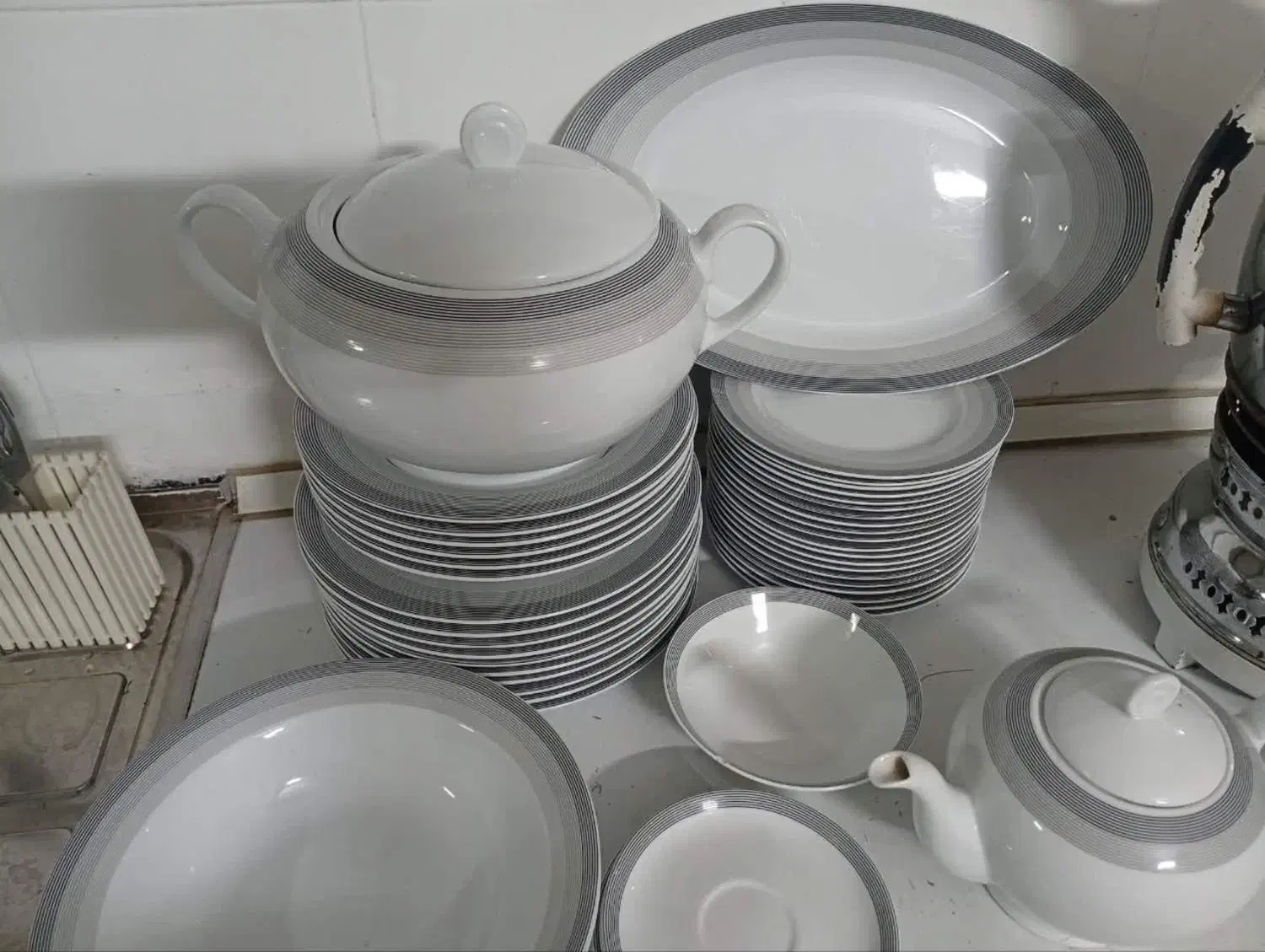 سرویس چینی زرین سری ایتالیا اف مدل سیلور لاینر|ظروف سرو و پذیرایی|مشهد, امیر|دیوار