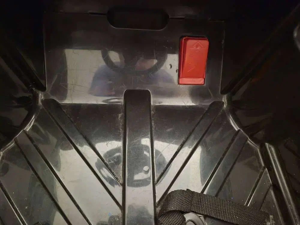 ماشین کودک|اسباب‌بازی بچه|رشت, منظریه|دیوار