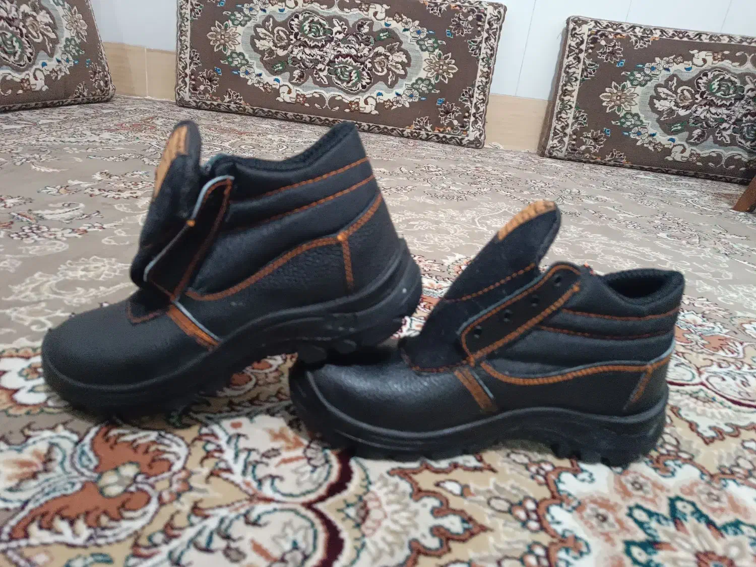 کفش کار|کیف، کفش، کمربند|بیرجند, |دیوار