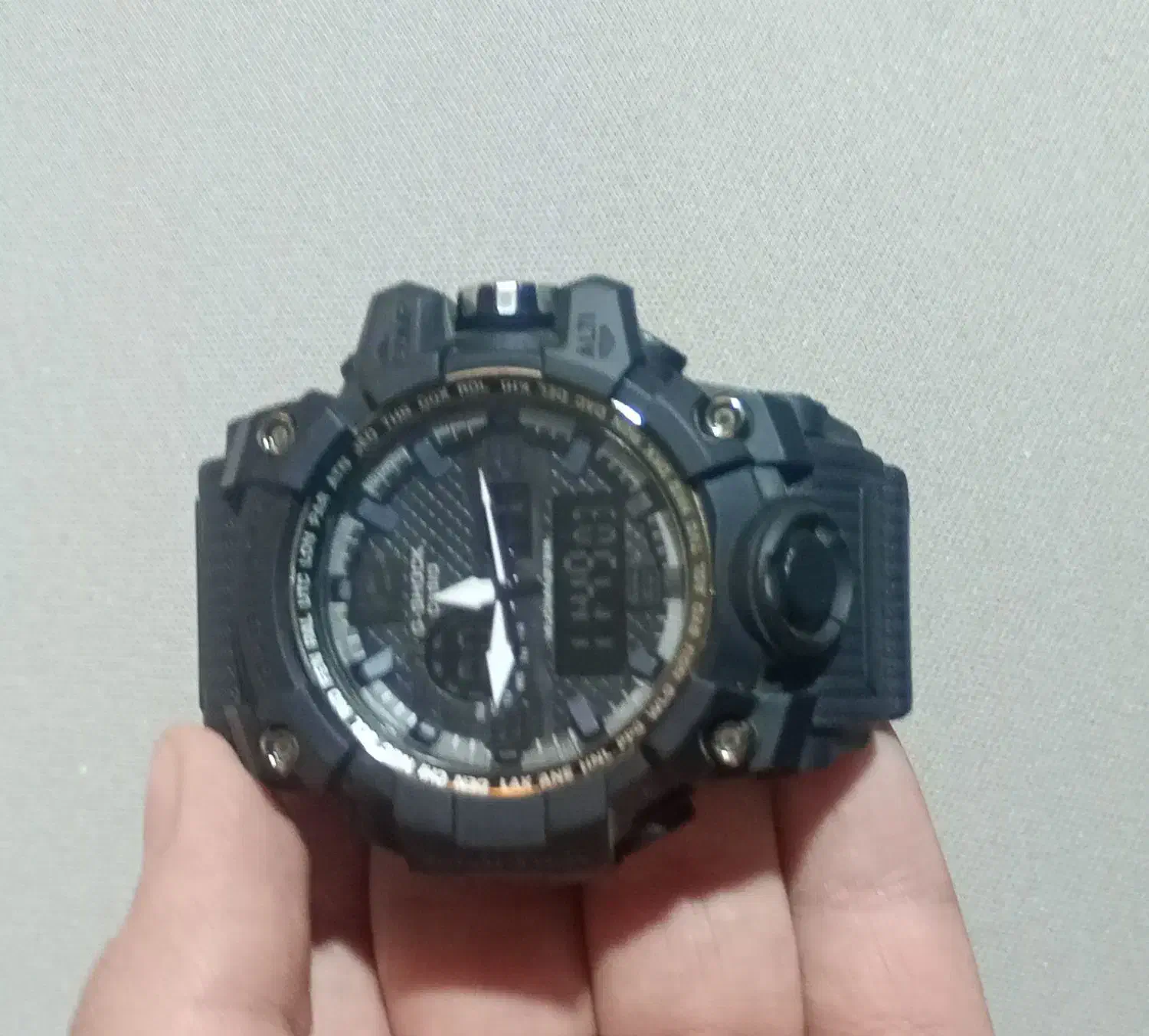 ساعت جیشاک|ساعت|کرج, باغستان|دیوار