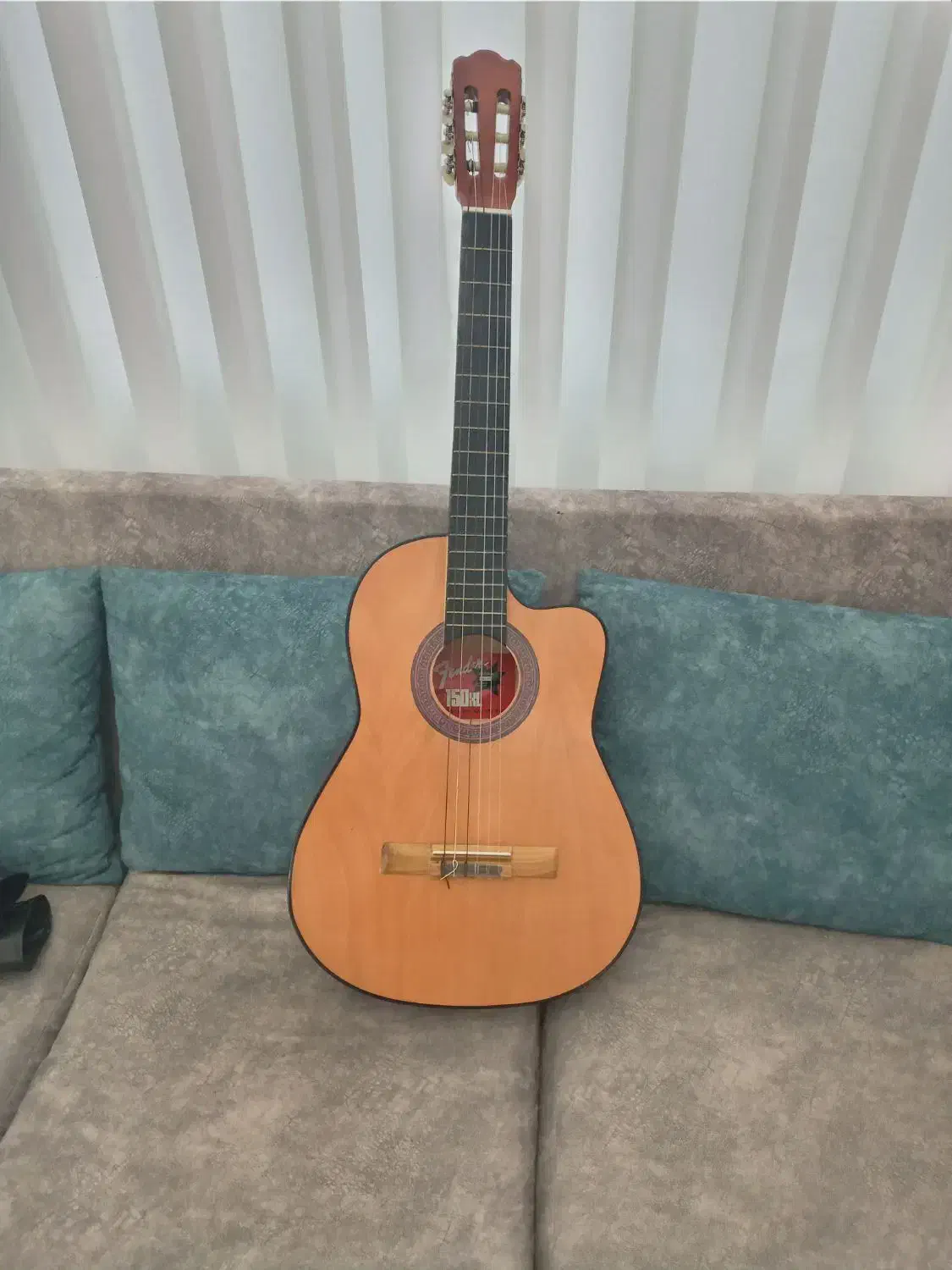 فروش گیتار کلاسیک|گیتار، بیس، امپلیفایر|امیرکلا, |دیوار