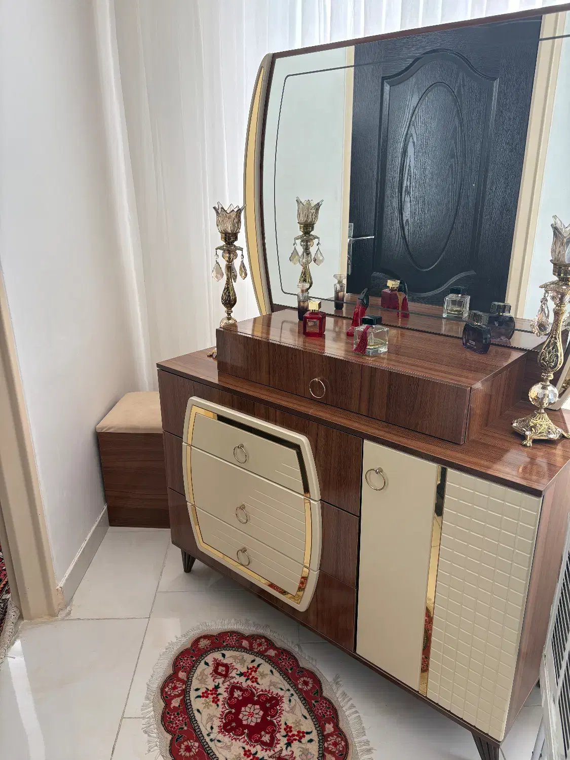 تخت و کنسول آینه|تخت و سرویس خواب|مرند, |دیوار