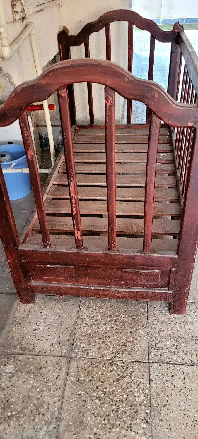 تخت و میز تلفن چوبی|تخت و صندلی بچه|گرگان, |دیوار