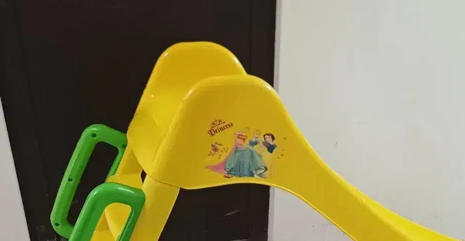 سرسره سالم|اسباب‌بازی بچه|رشت, فلسطین|دیوار