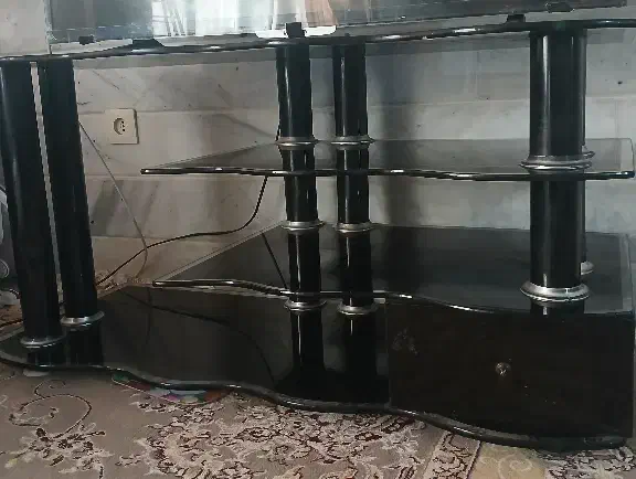 میز تلویزیون شیشه ای محکم|میز تلویزیون|کاشان, فاز ۲ ناجی آباد|دیوار