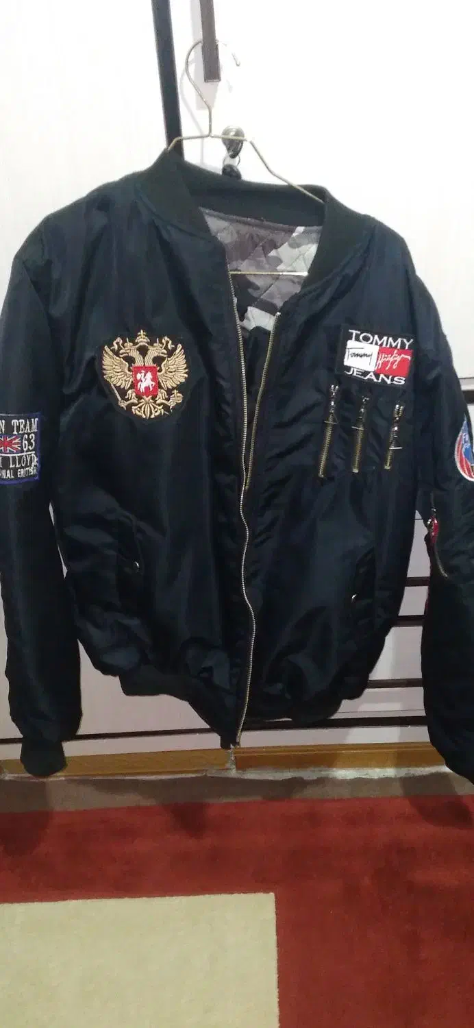 کابشن خلبانی|لباس|شوشتر, |دیوار