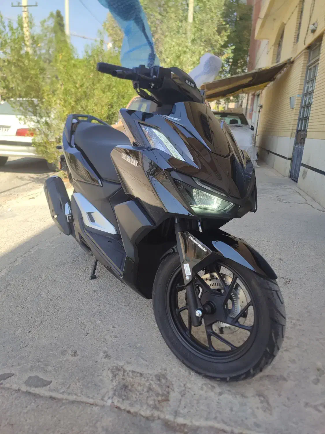 کلیک ۱۸۰ مدل ۴۰۴ در حد خشک|موتورسیکلت|شیراز, درکی|دیوار