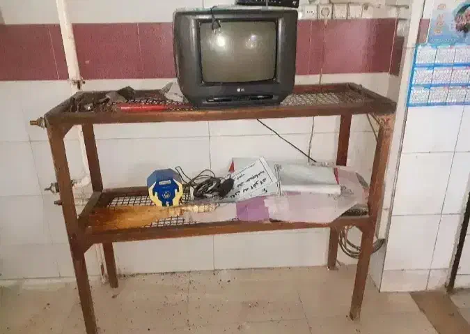 «چند عدد میز توری»|میز تلفن|رشت, حومه رشت|دیوار