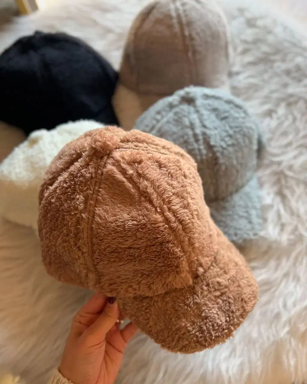 کلاه تدی|کیف، کفش، کمربند|شیراز, آبیاری|دیوار