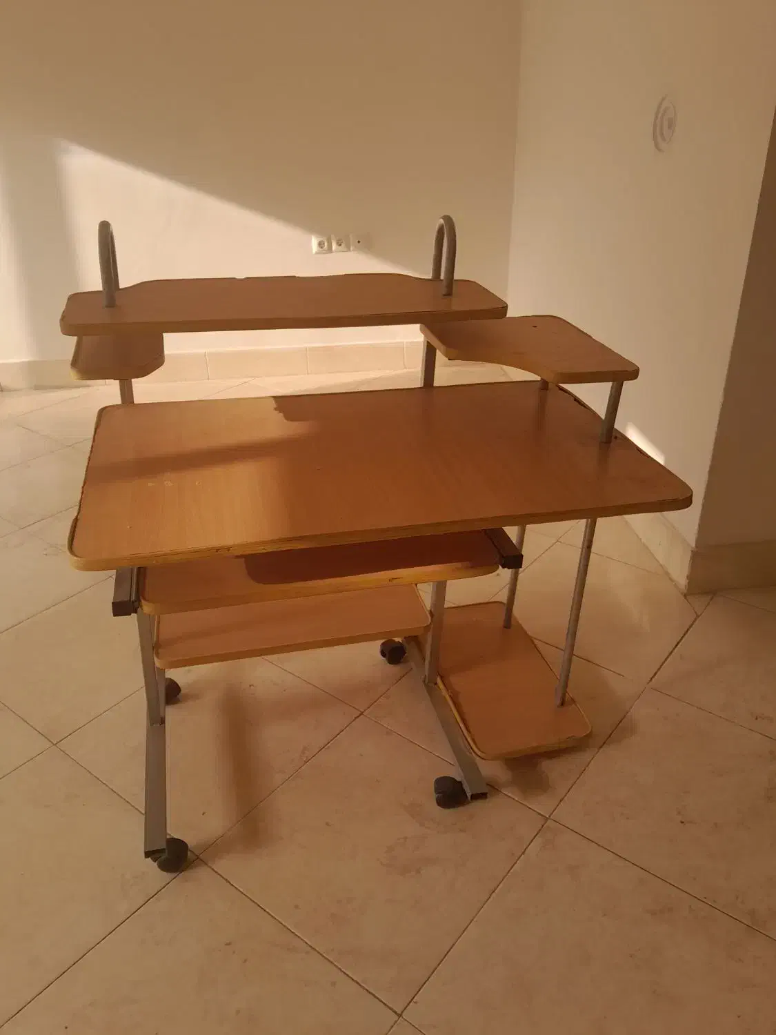 میزکامپیوتر|میز تحریر و کامپیوتر|مشهد, چهارچشمه|دیوار