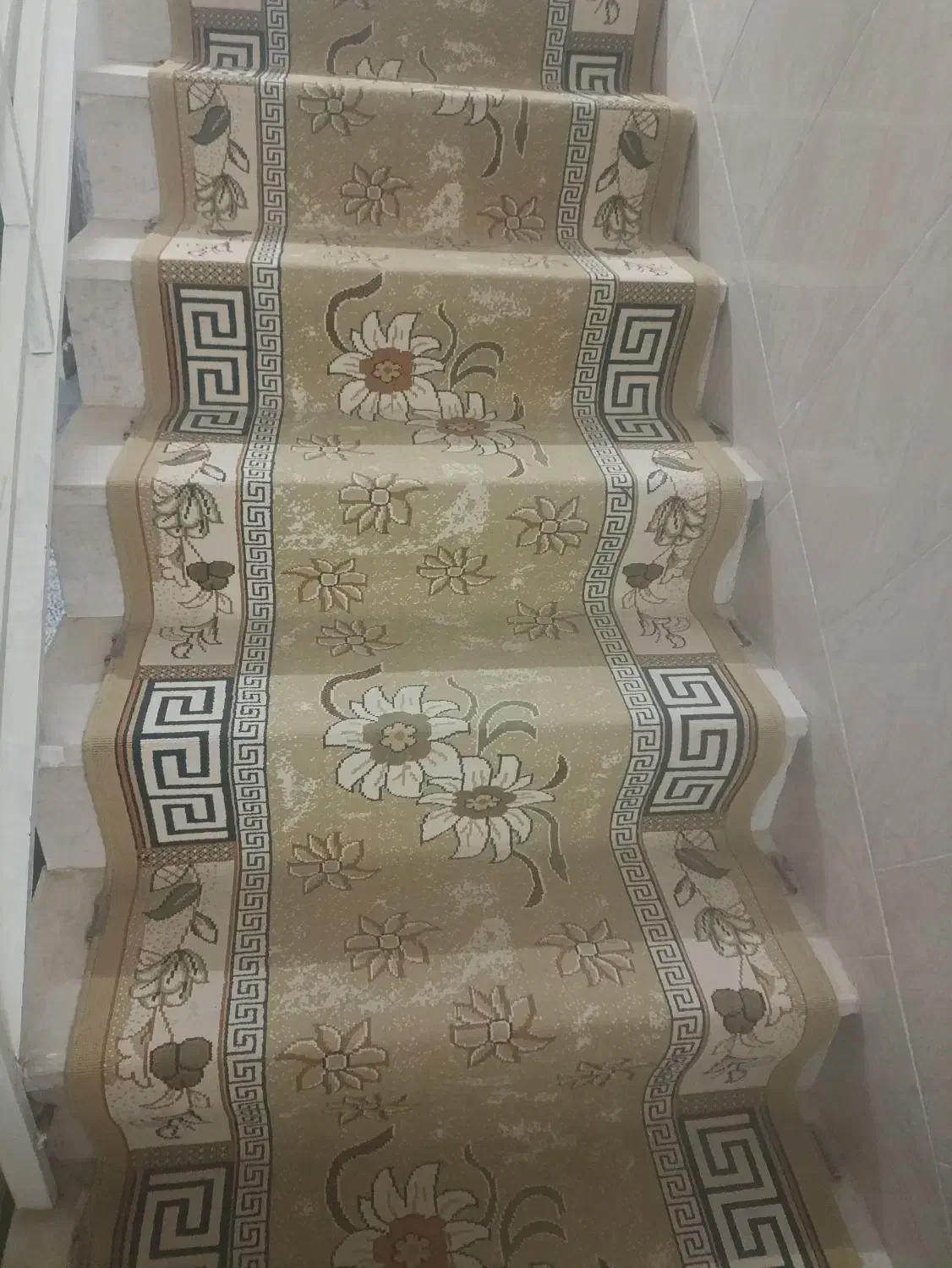 گلیم پله در حد نو بدون نقص|گلیم، جاجیم، گبه|قم, قلعه کامکار|دیوار