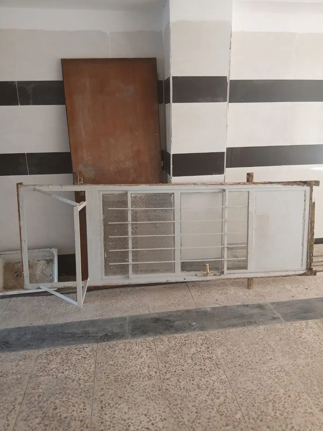 در و پنجره اهنی سنگین مخصوص ویلایی و روستا|مصالح و تجهیزات ساختمان|گرگان, |دیوار