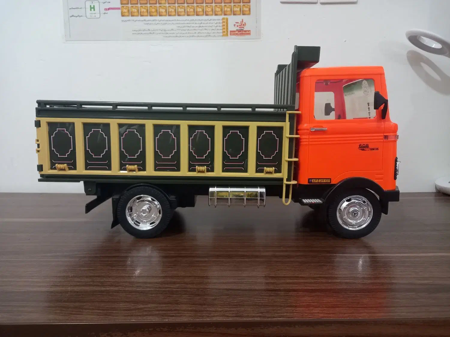 خاور 608|اسباب‌‌بازی|دره شهر, |دیوار