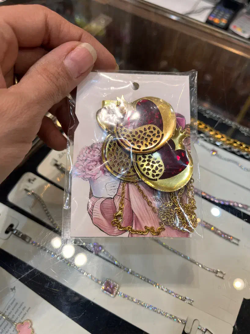 اکسسوری بدلیجات گوشواره یلدایی طرح انار رزینی|بدلیجات|تهران, هاشمآباد|دیوار