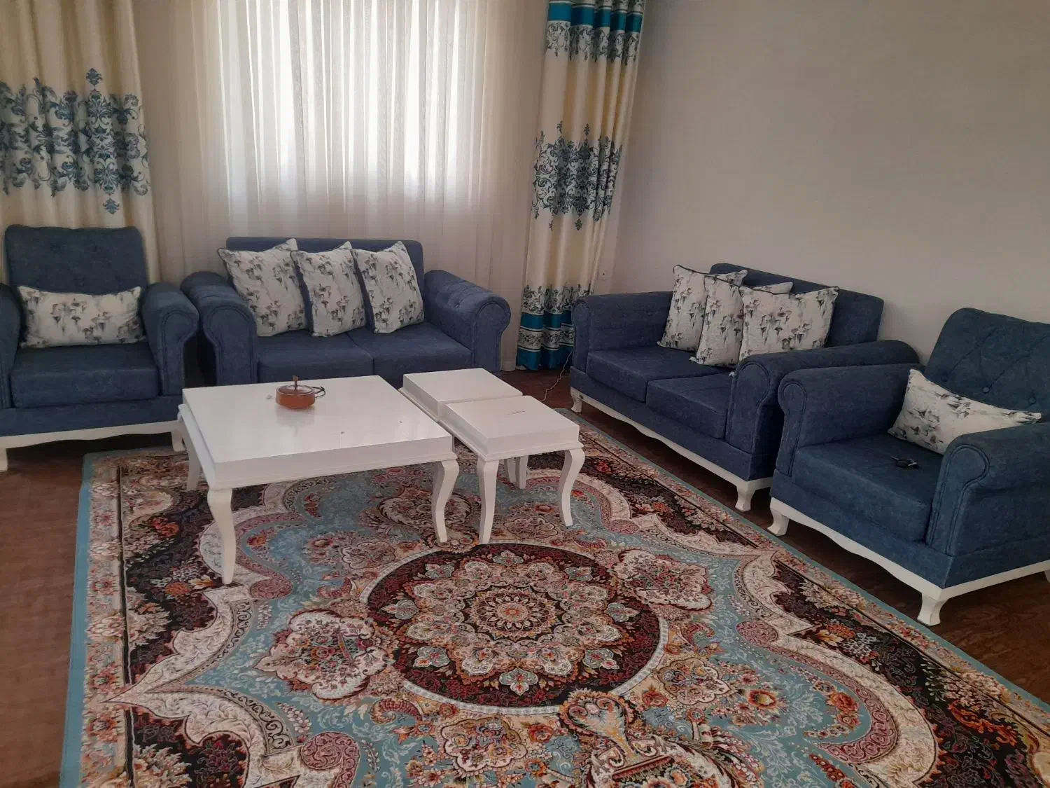 یک جفت فرش ۹ متری ۷۰۰ شانه ۲۵۵۰ تراکم|فرش|صفادشت, |دیوار