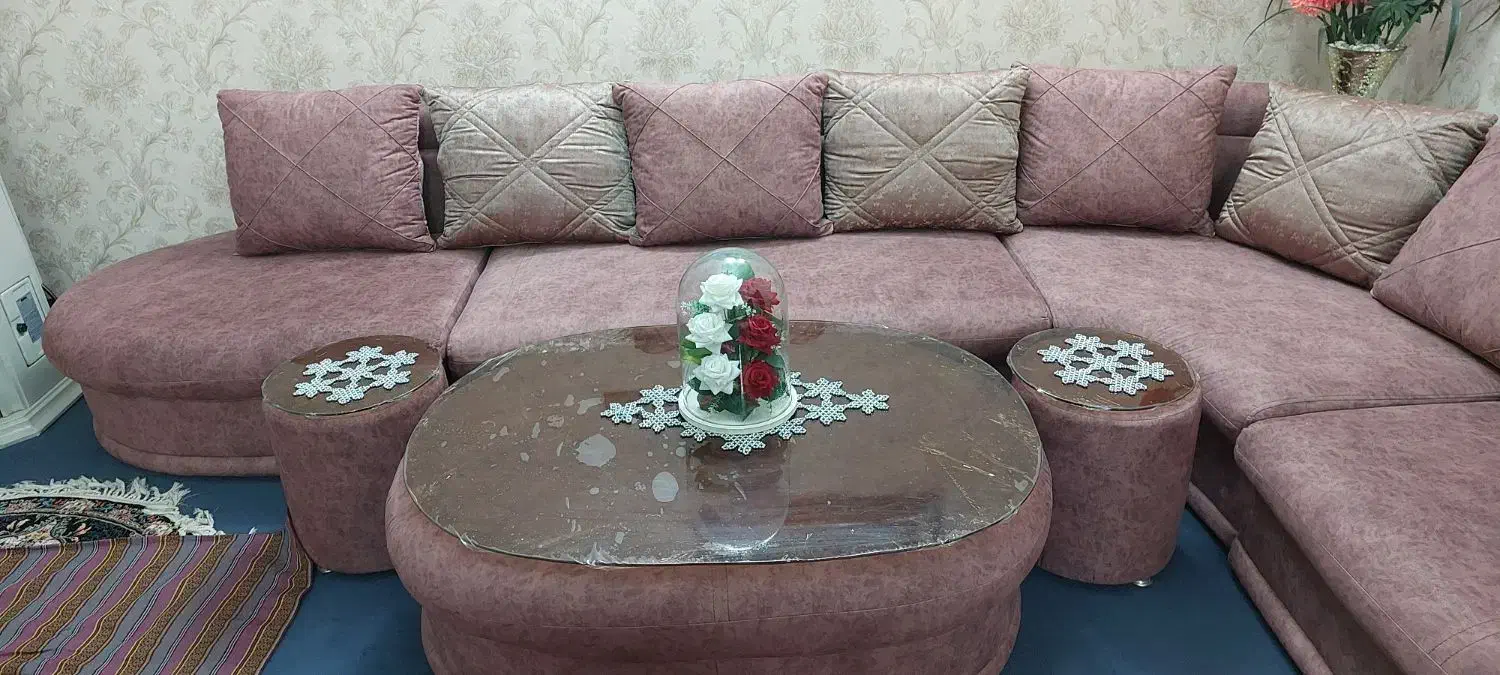 مبل ال ب همراه ۸ عدد کوسن و جلومبلی|مبلمان خانگی و میز عسلی|قرچک, مهدیه|دیوار