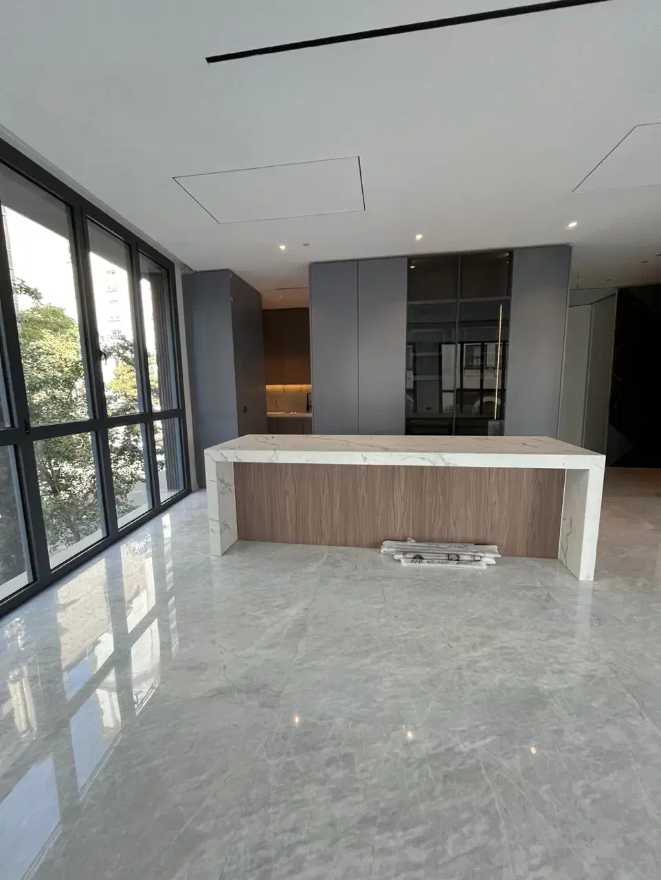 ۲۵۰ متر برج باغ برند فرشته