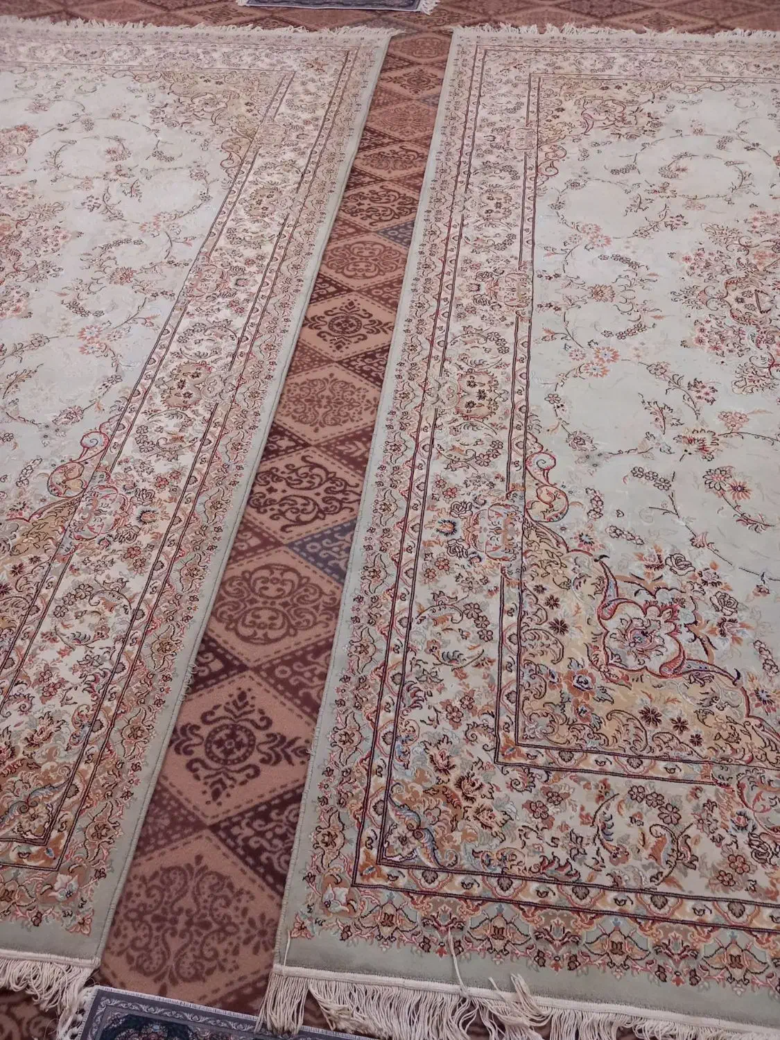 فرش۹متری ۷۰۰شانه|فرش|میاندوآب, |دیوار