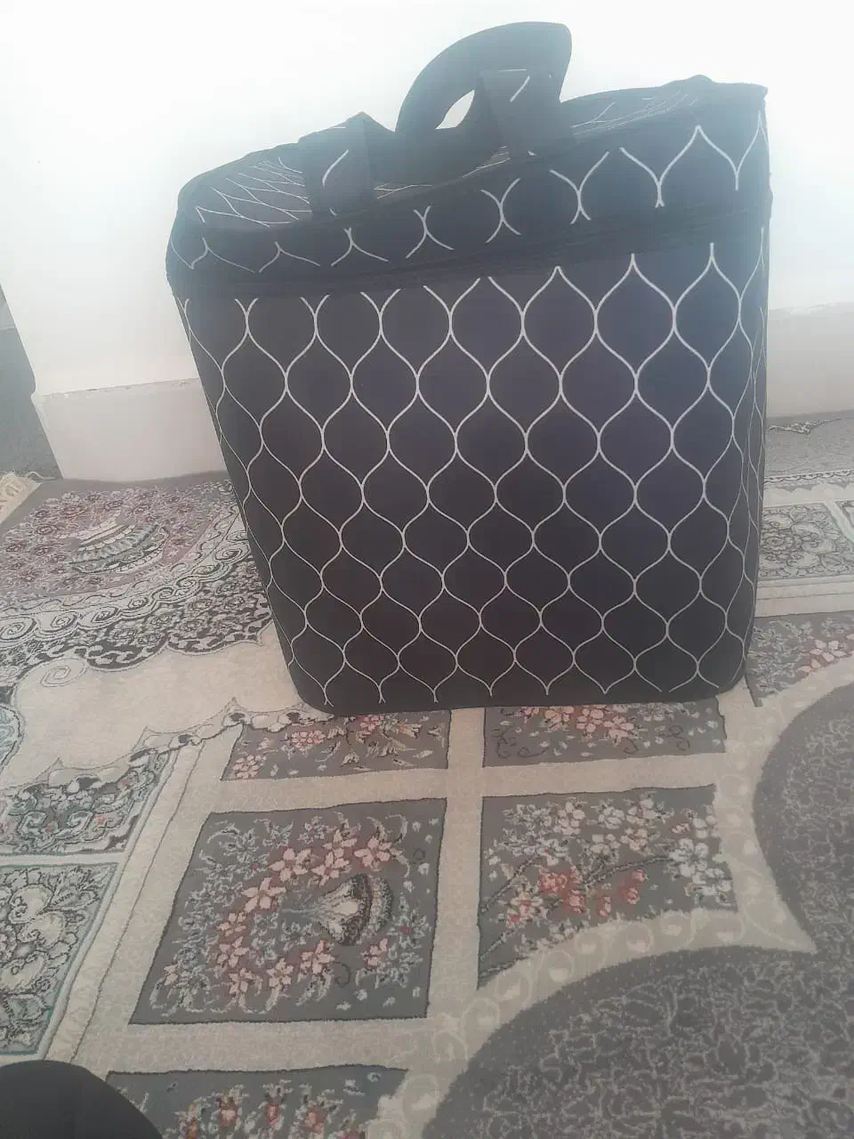 دوعدد ساک پتو یک عدد باکس گرد یک عدد مربع|رختخواب، بالش، پتو|ایذه, |دیوار