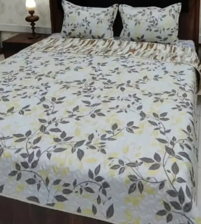 روتختی به همراه روبالشتی|رختخواب، بالش، پتو|رودسر, |دیوار