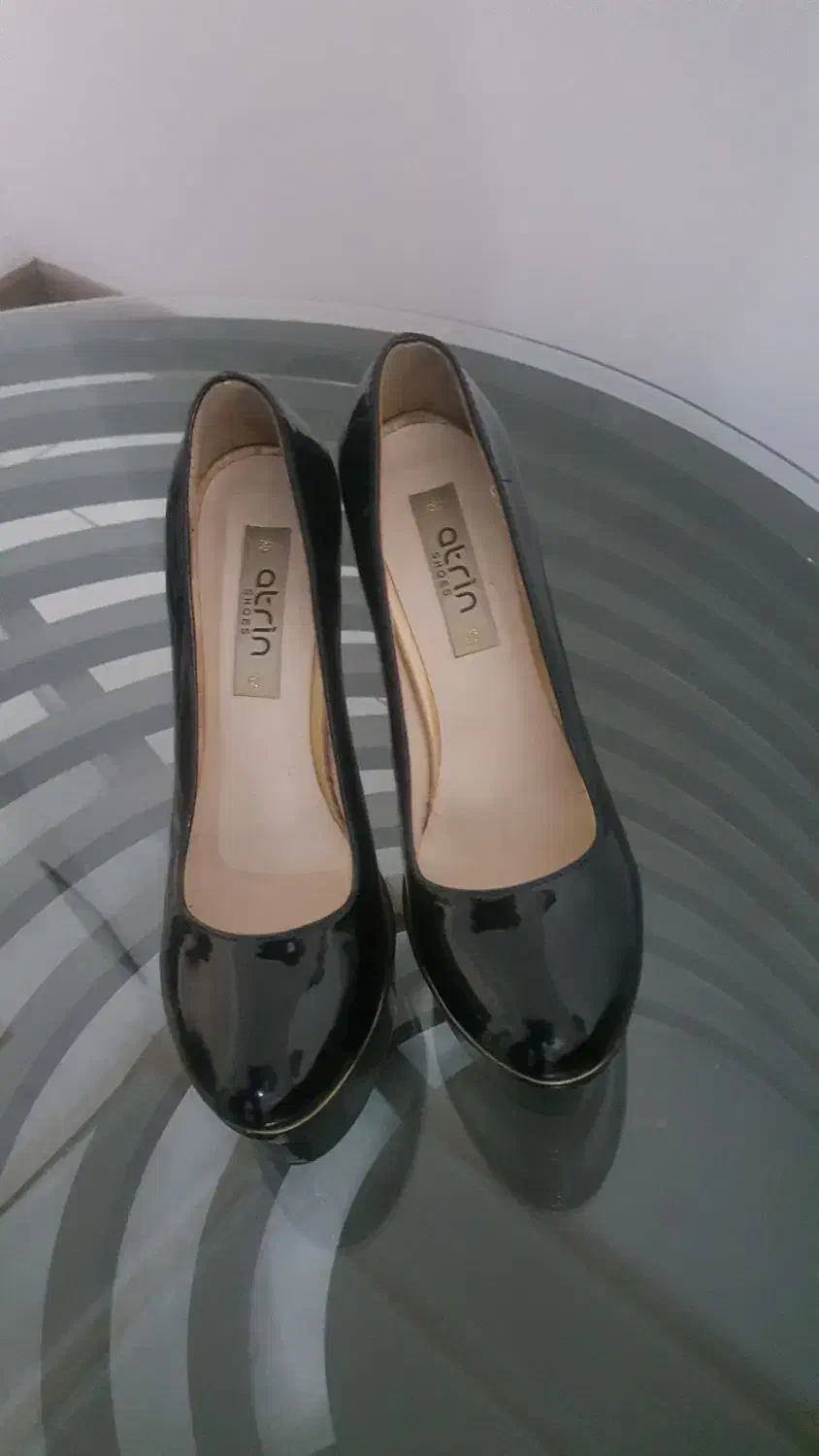 کتونی فوتسال وفوتبال وداحتی|کفش و لباس بچه|اندیشه, شهرک صدف|دیوار