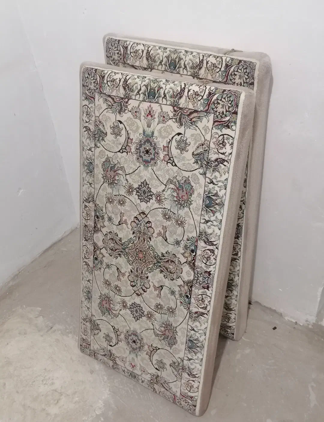 پشتی|پشتی|اقبالیه, |دیوار