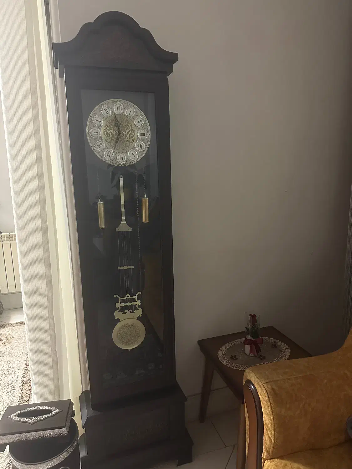 ساعت ایستاده در حد نو و سالم|ساعت دیواری و تزئینی|اصفهان, علی قلی آقا|دیوار