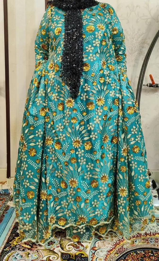 لباس محلی|لباس|شیراز, شهرک سراج‎|دیوار