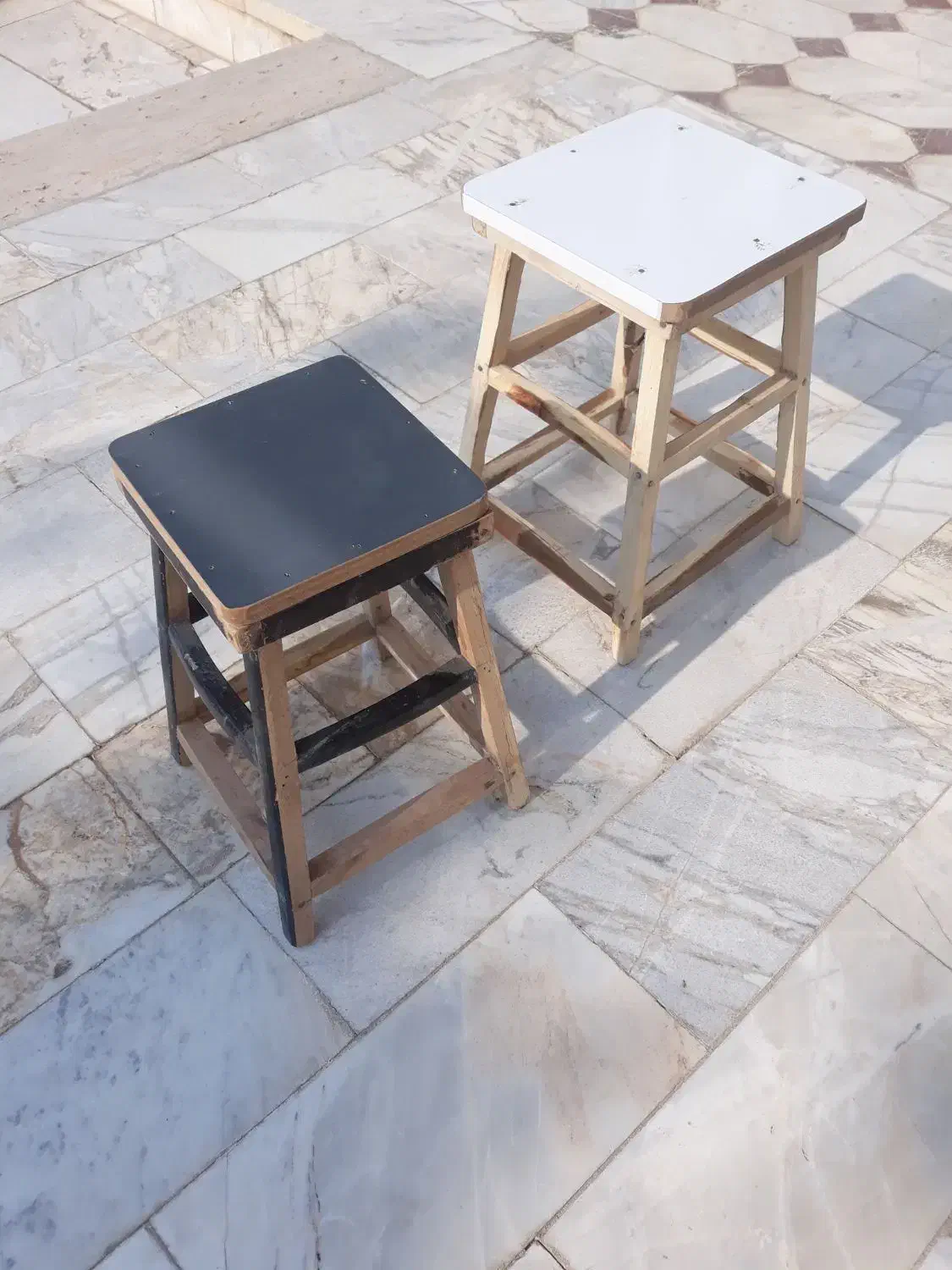 چهار پایه چوبی نو سالم|صندلی و نیمکت|اصفهان, ارداجی|دیوار