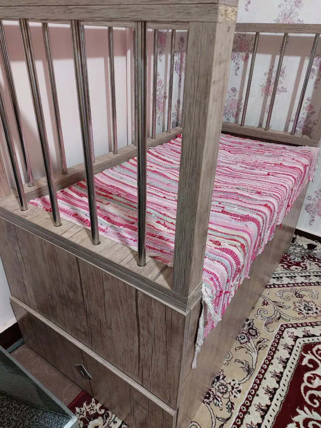 تخت کودک|تخت و صندلی بچه|کرمان, |دیوار