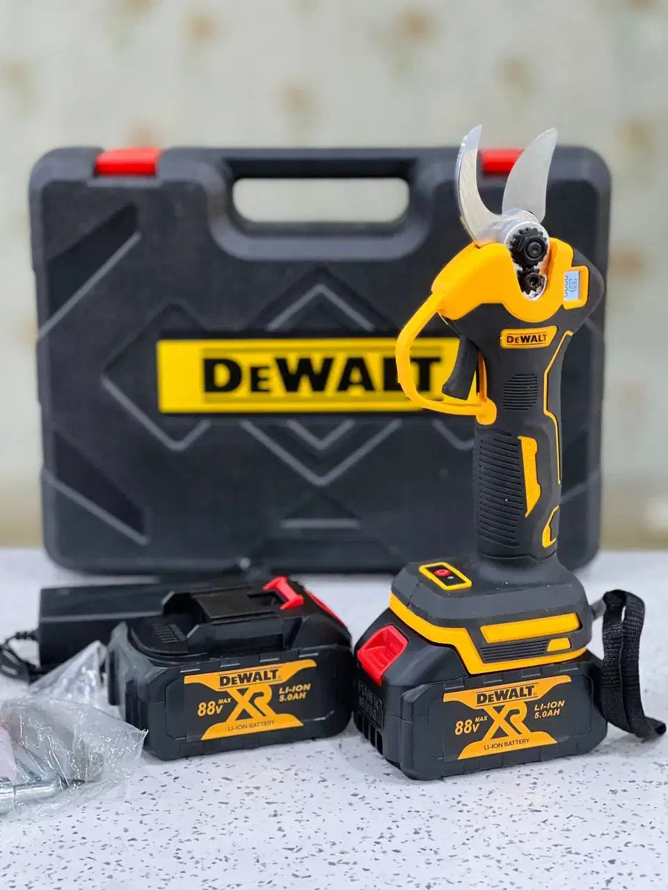 قیچی شارژی دیوالت براشلس|ابزارآلات|اشنویه, |دیوار