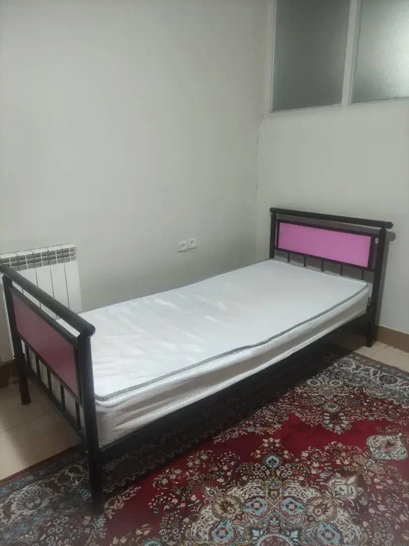 تخت وتشک|تخت و سرویس خواب|شیراز, انجیر|دیوار