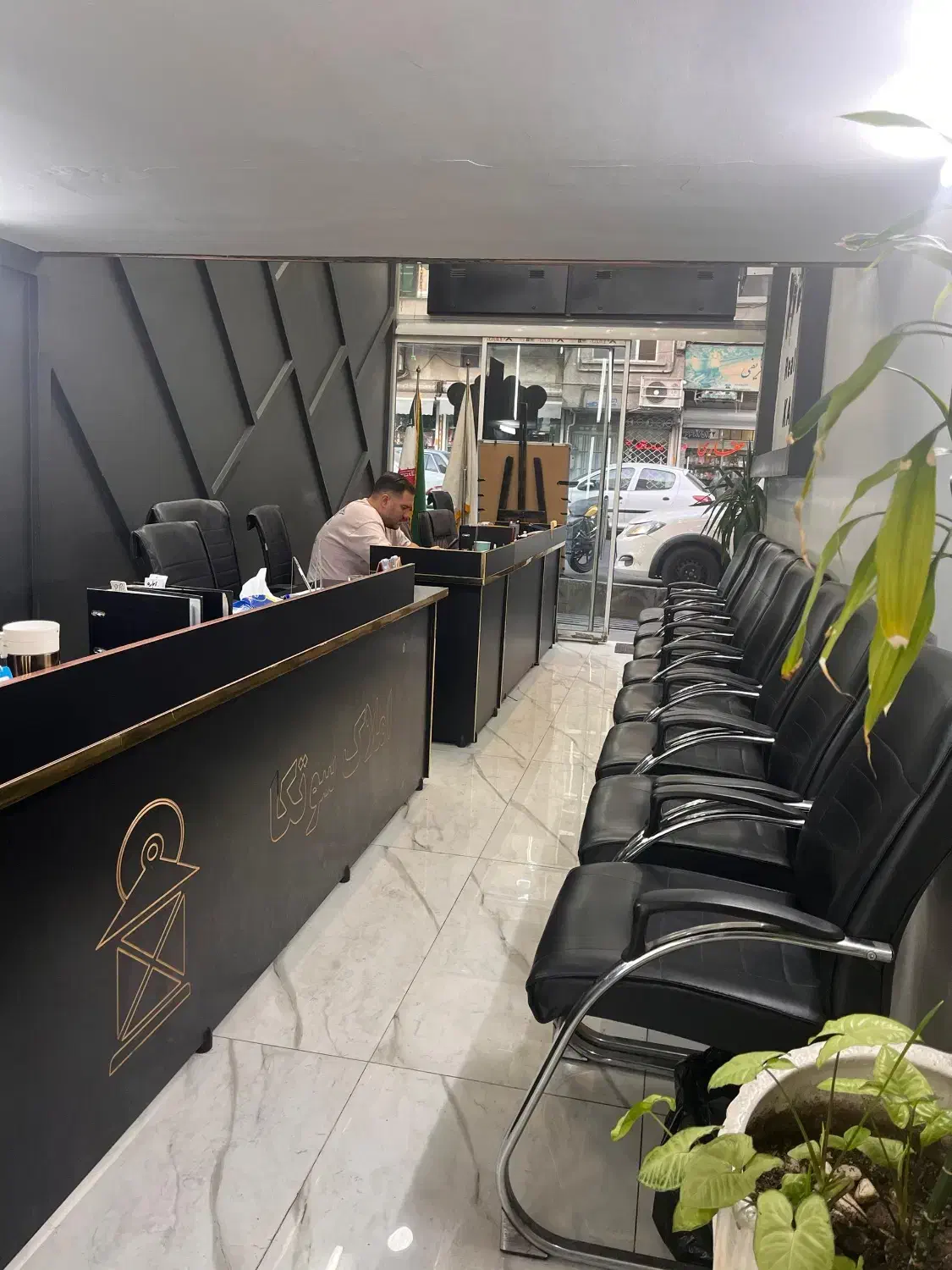 جذب فوری مشاور املاک با پورسانت خوب|استخدام بازاریابی و فروش|تهران, جیحون|دیوار