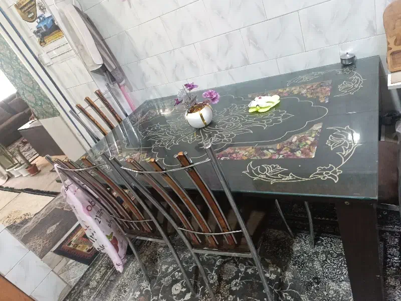 میز نهار خوری|میز و صندلی غذاخوری|تربت‌حیدریه, کوی شهید احمدزاده ملکی|دیوار